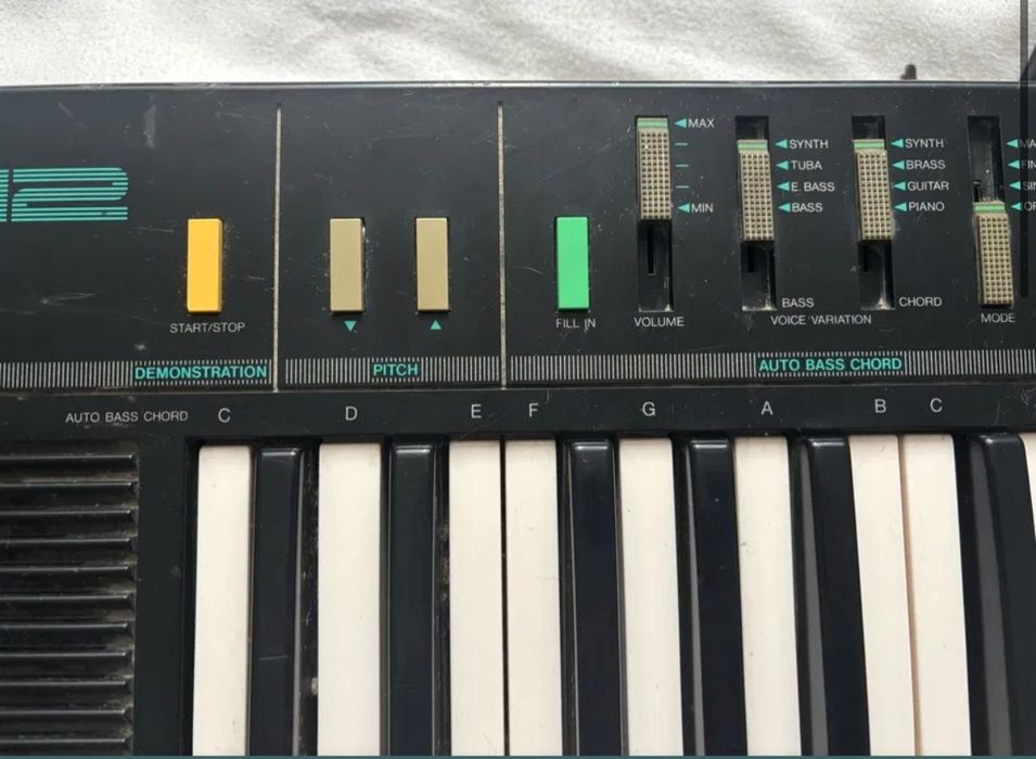 Yamaha PSR-12 синтезатор