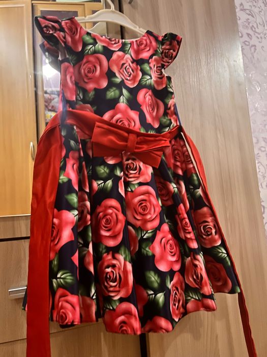 Продам три праздничных платья за 15 000