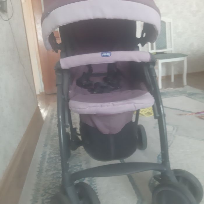 Продам коляску  фирма чико