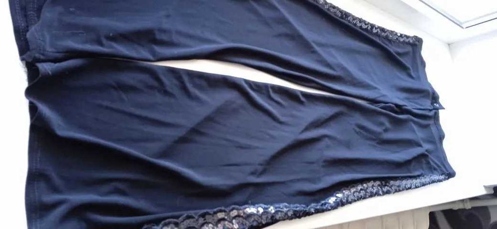 Продам брюки и курточки 46-48 размеры