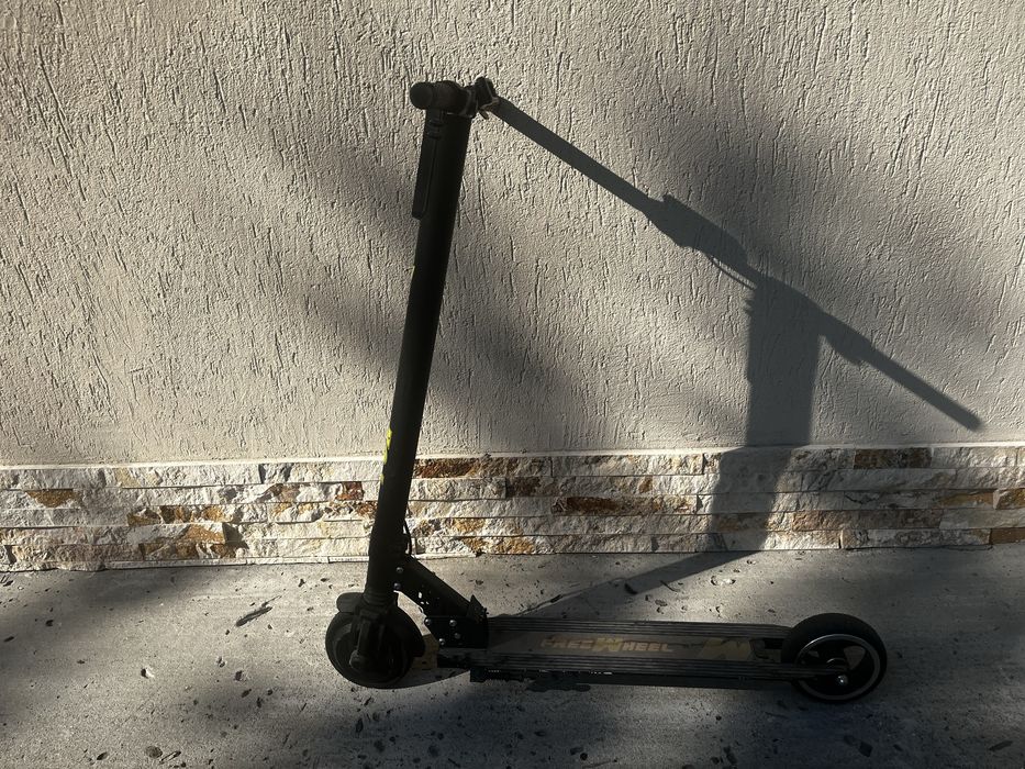 Trotineta electrica-FreeWheel