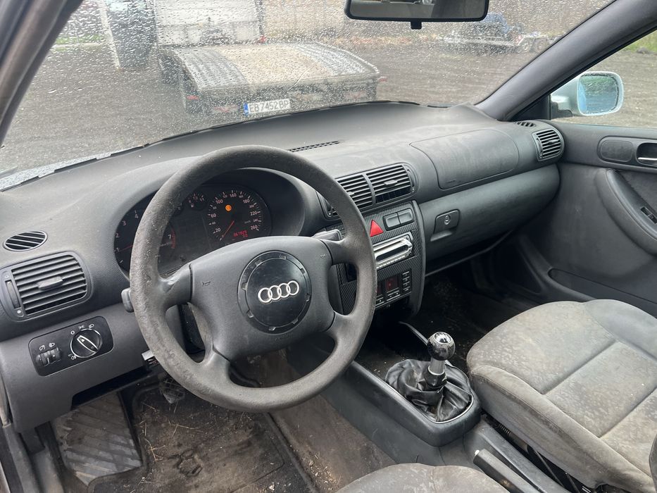 Ауди а3 8л 1.8 125 к.с само на части