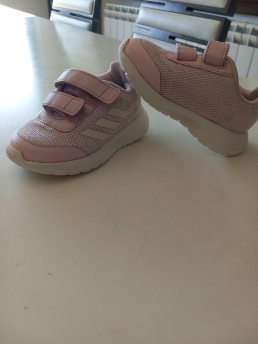 Бебешки маратонки адидас 22 номер
