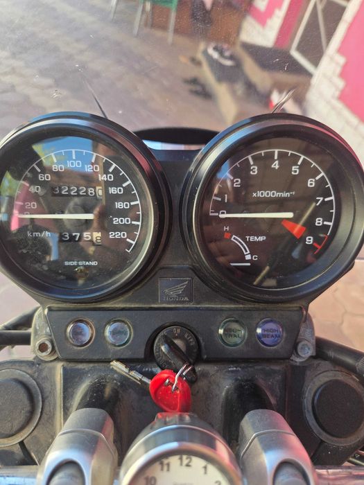 Vînd Honda ntv 650