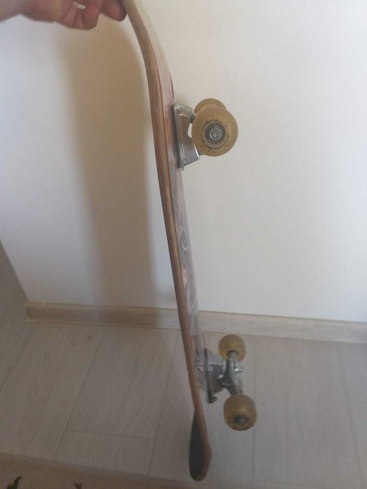 Skateboard disponibil nefolosit