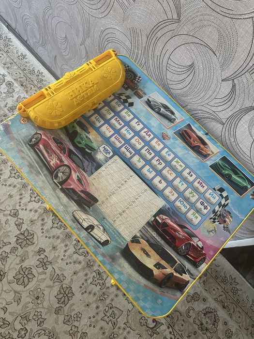 Детский столик  продам