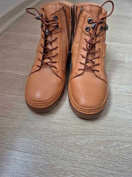 Нови боти от естествена кожа