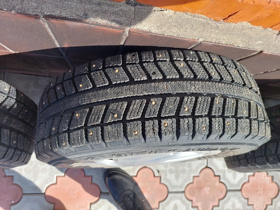 Продам зимняя резину на 13