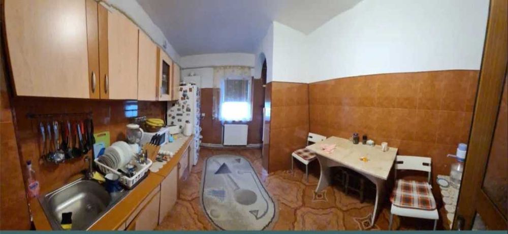 Vand apartament 3 camere