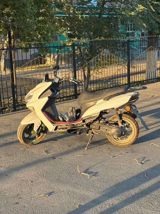 Макси скутер maxi