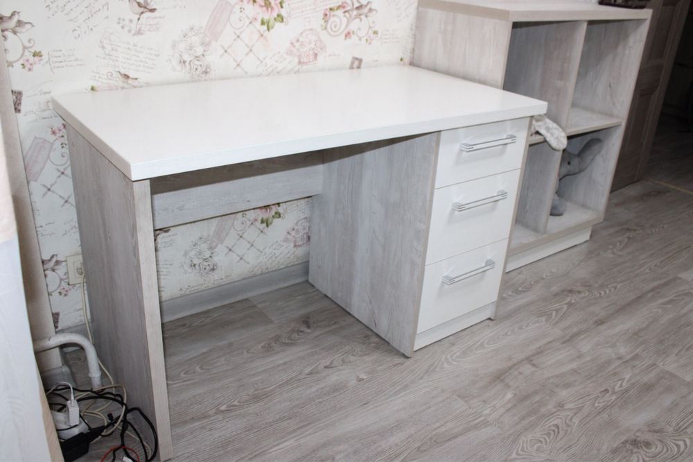 Продам спальный гарнитур детский