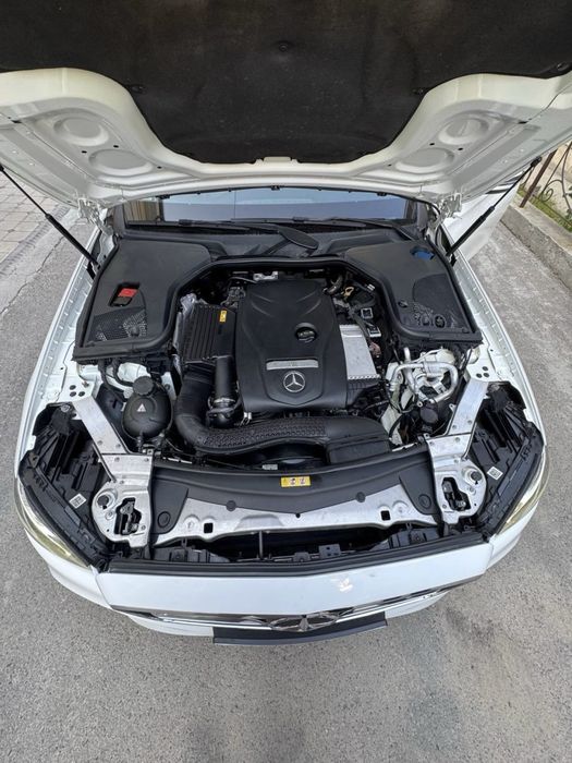 Mercedes-Benz W213 E200