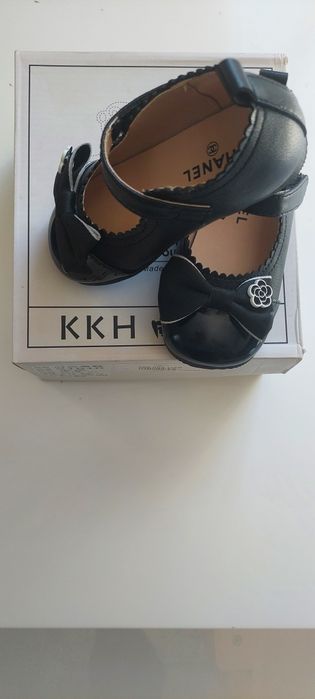 Продам детскую обувь.