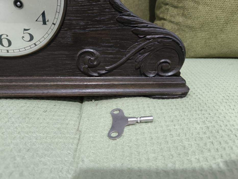 Frumos ceas pentru șemineu