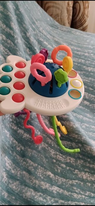 Продам развивающую игрушку для малышей