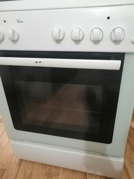 Продам газ-плиту