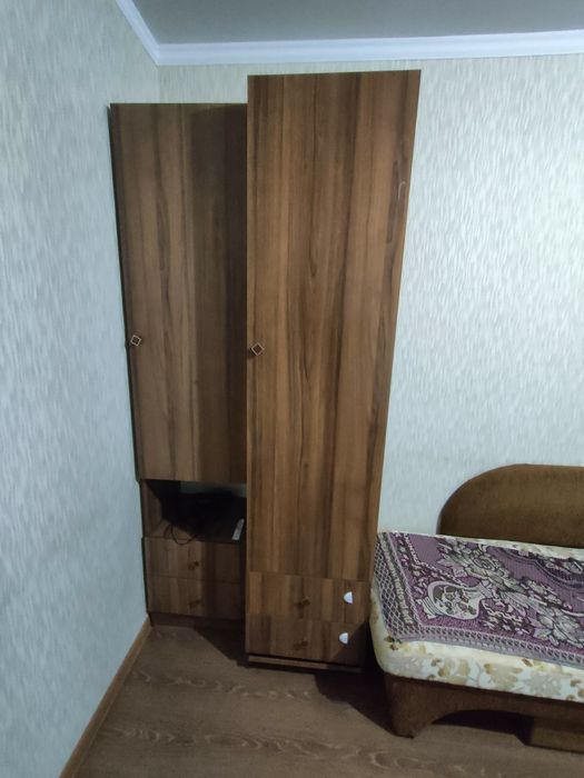 Продам шкаф (пенал) 2 шт