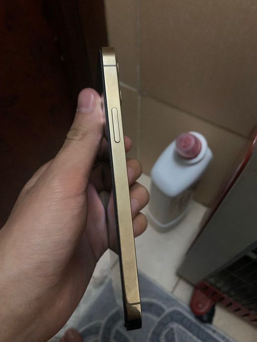 iPhone 12 pro в идеальном состояние