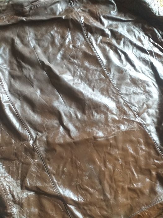 Чисто кожа цвет коричневый.