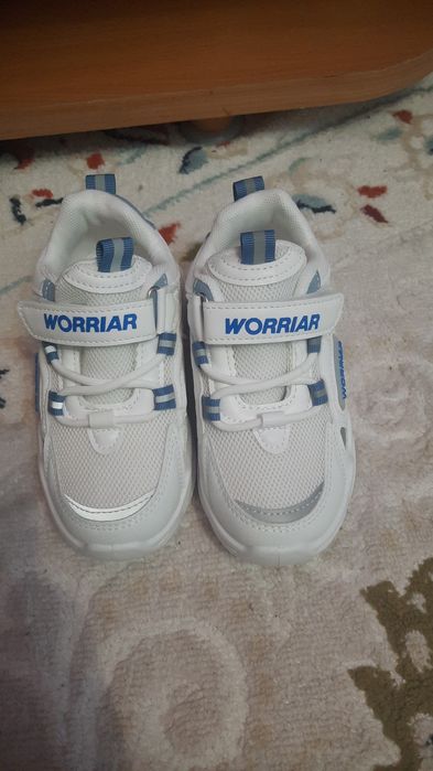 Детские кроссовки