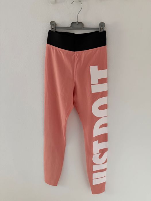 Рокля guess и клин Nike