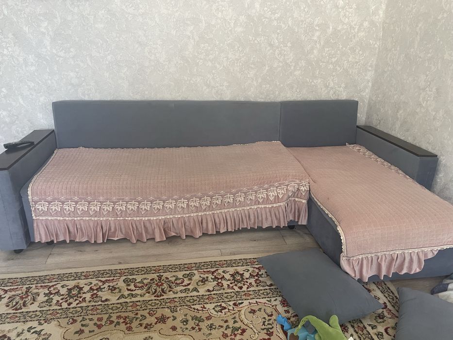 Прдаю диван  за 20.000 срочно