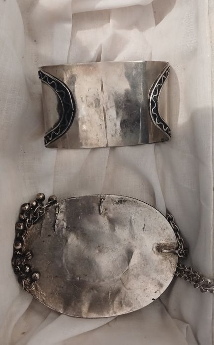 Браслеты и колье