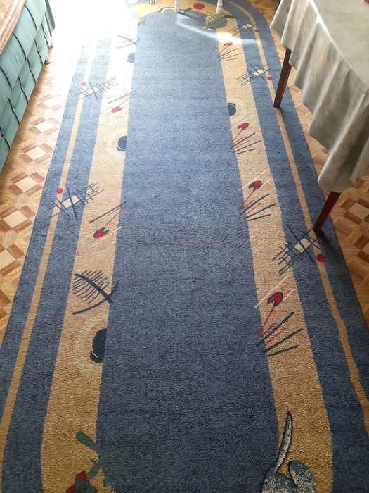 Продам ковер в хорошем состоянии