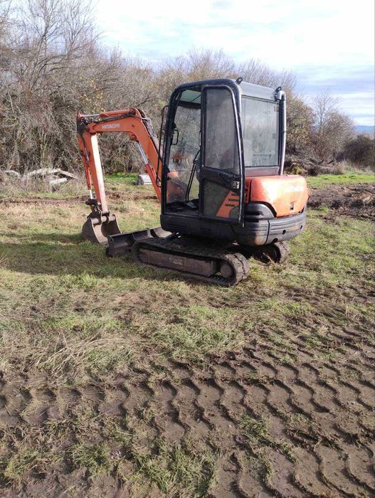 Продавам багер Hitachi zx25