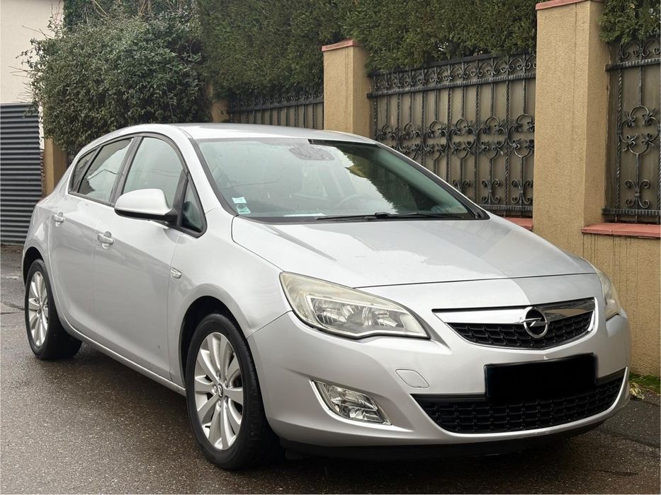 Opel Astra J 1.7 CDTI 110Cp 2010