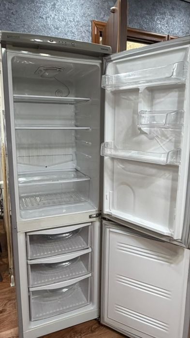 Холодильник samsung RL28FBSI