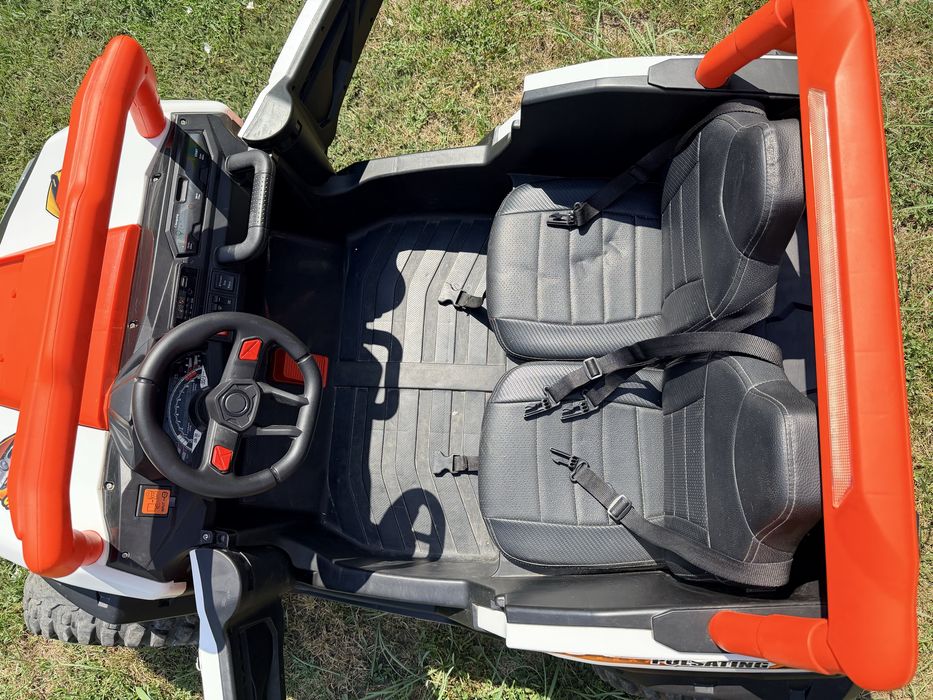 Детски  акумулаторен джип UTV 4X4
