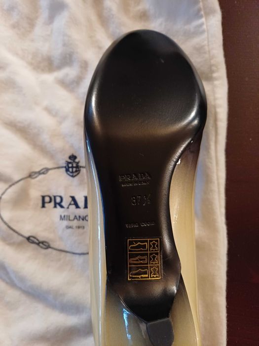 Нови маркови обувки PRADA номер 37,5