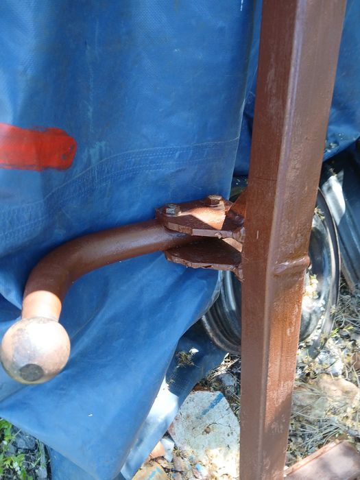 Продавам теглич да Ауди