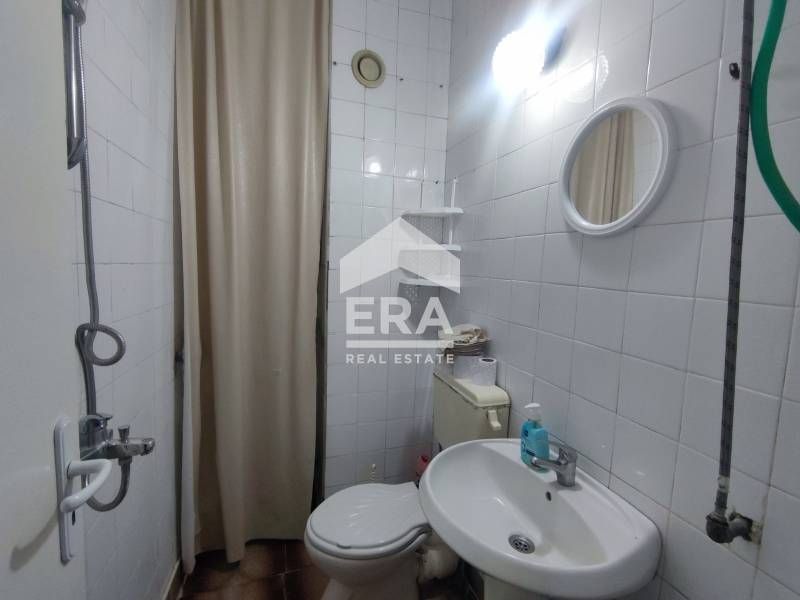 Дава се под наем Едностаен апартамент в Хасково, Център - 48 кв.м за 280.5 € - Снимка #4