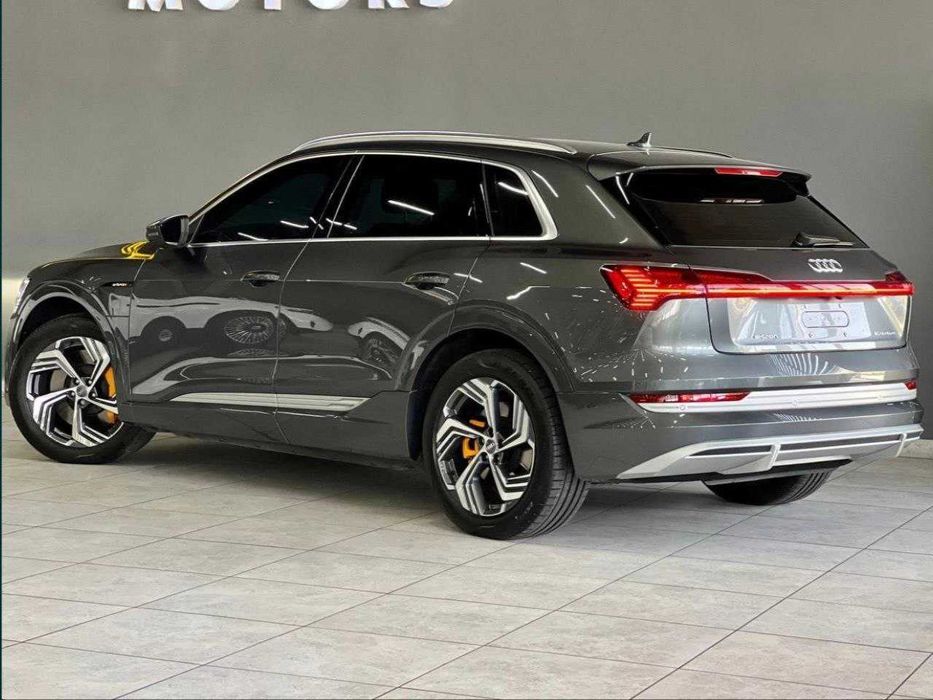 Audi E-tron 55 Quattro S-line (2019)