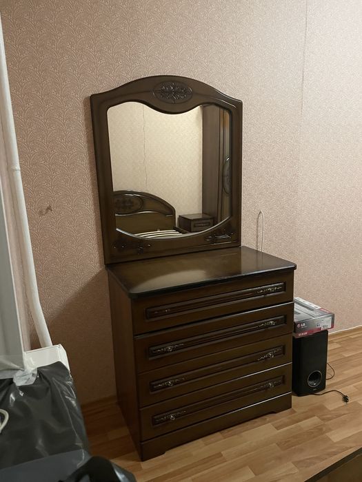 Спальный гарнитур б/у