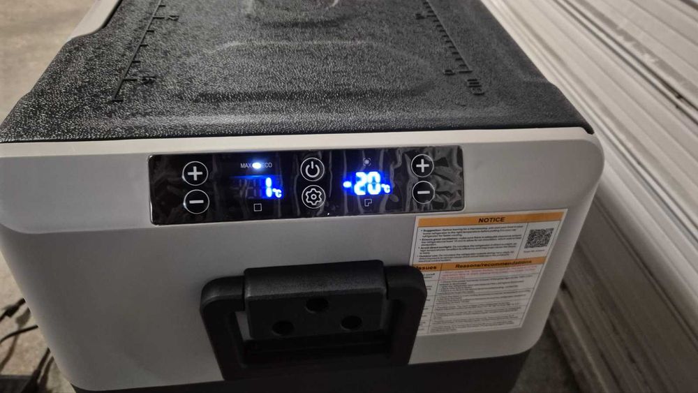 Мобилен компресорен хладилник 55 литра 12/220V за кемпер и къмпинг