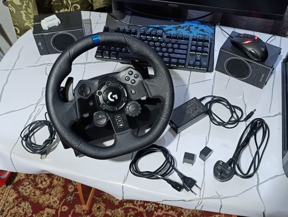 Игровой руль Logitech g923