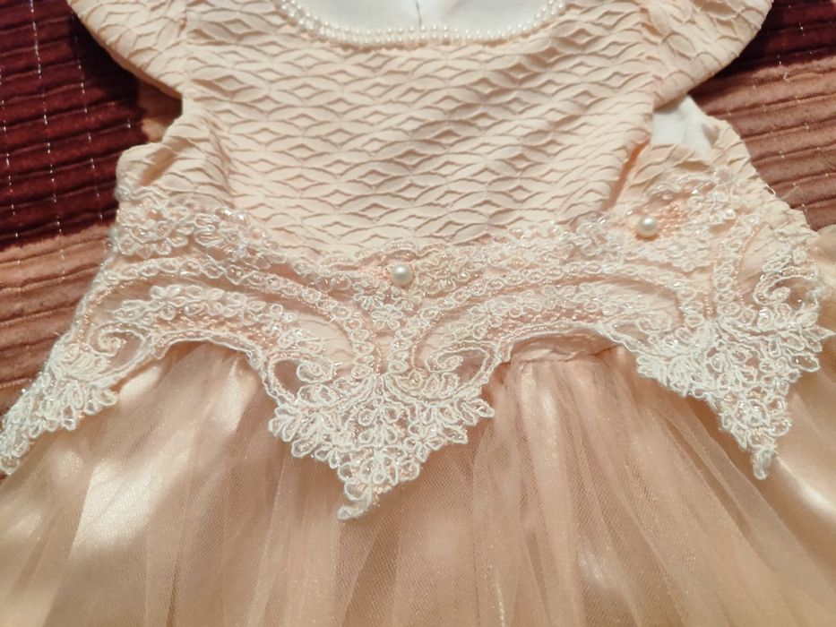 Продам платье на 2 годика