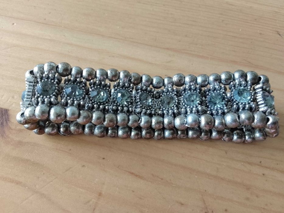 Елегантна дамска гривна