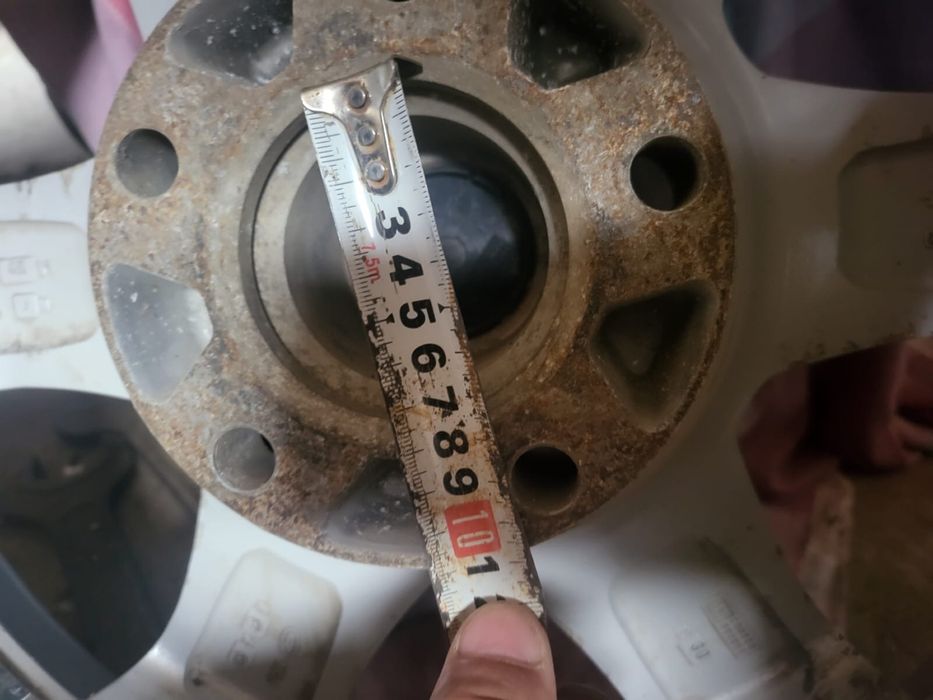 Продам покрышки с дисками