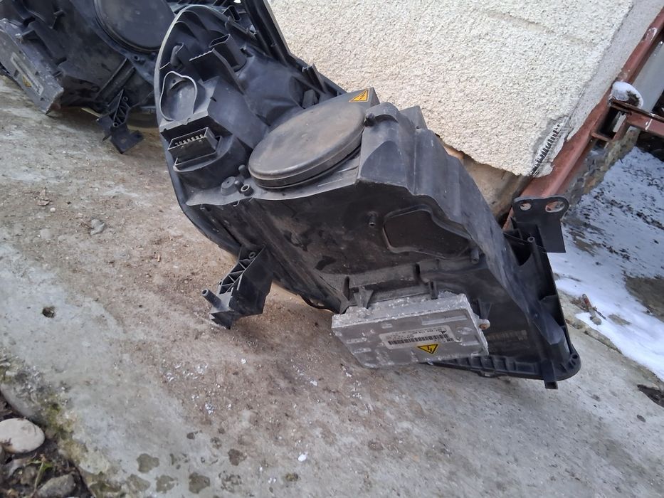 Far stanga /dreapta XENON Opel Zafira B 2005 2010