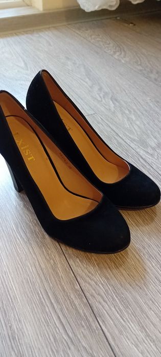 Pantofi eleganți