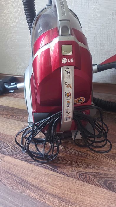 Пылесос Lg красный