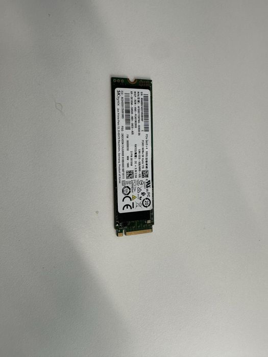 Продам SSD disk 1Tb