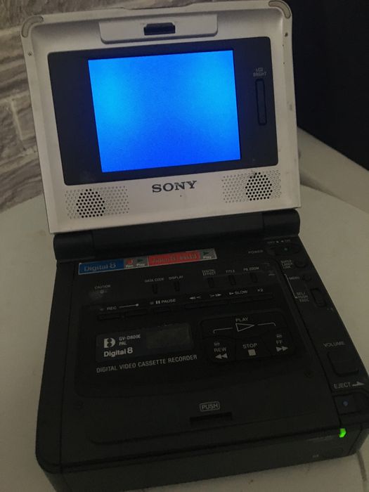 Видеомагнитофон продам