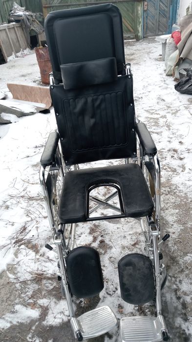 Продам коляску для пожилых людей
