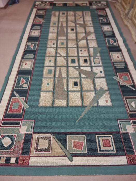 Продам ковёр в хорошем состоянии