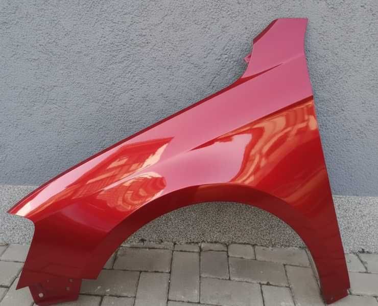 Aripa Fata Stanga VW Passat B7 An 2011-2014 Vopsita Rosu